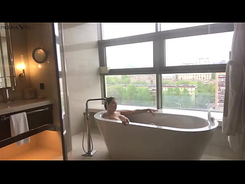 ❤️ Napakalaking babe madamdamin jerking off ang kanyang puki sa banyo ❤️ super porn sa amin
